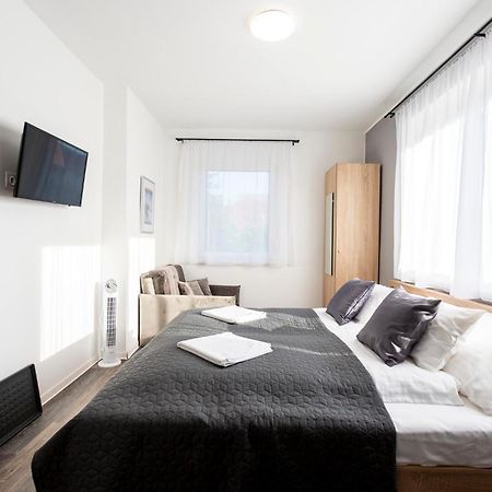 Horvath Apartman Fertőd Buitenkant foto