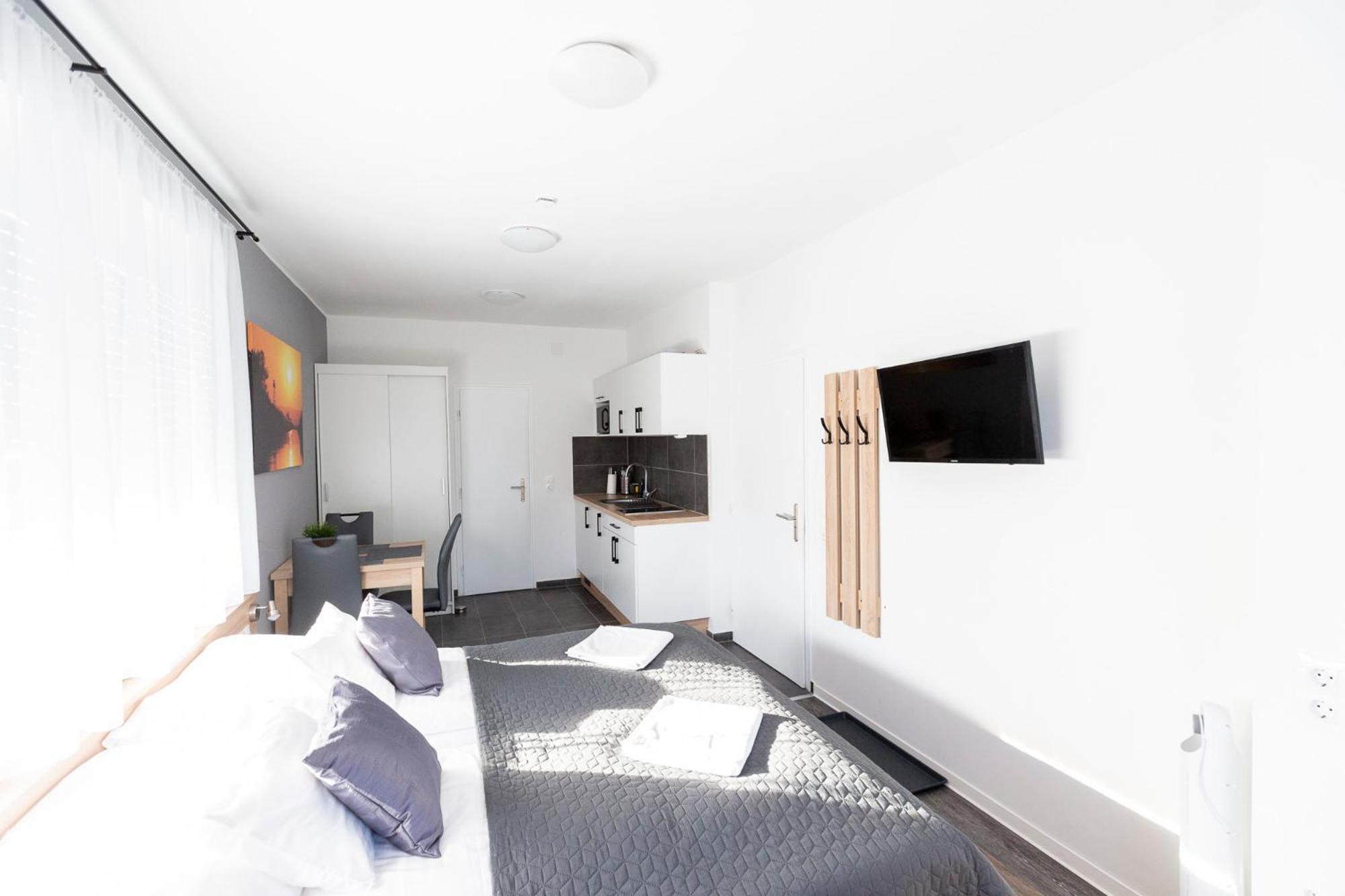 Horvath Apartman Fertőd Buitenkant foto